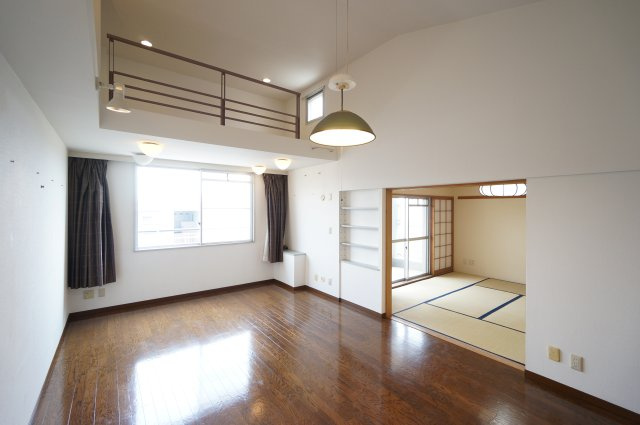 青葉の森公園通り５号棟の居間・リビング|当日の見学大歓迎！