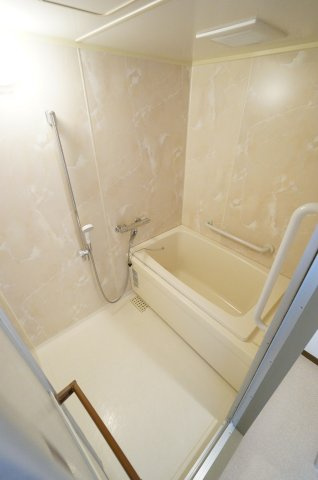 青葉の森公園通り５号棟の浴室|ご見学・ご契約時の送迎可能！