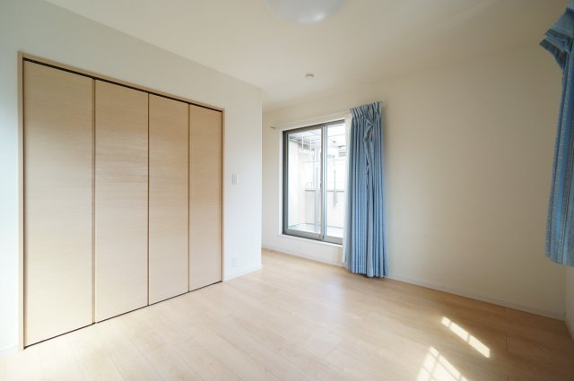 小仲台戸建の洋室|初期費用ご相談ください！