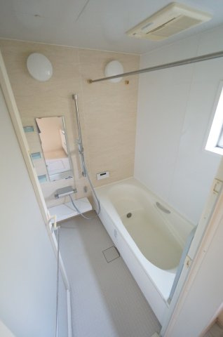 小仲台戸建の浴室|ご見学・ご契約時の送迎可能！