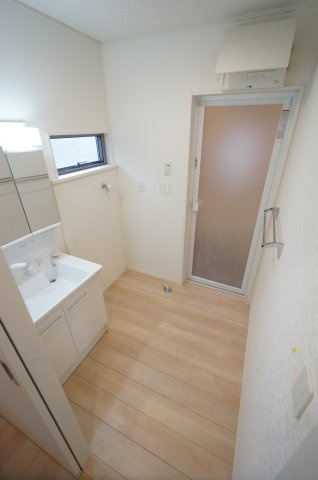 花見川区花園町戸建の洗面所|オンライン対能応可！