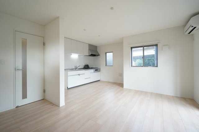 花見川区花園町戸建の居間・リビング|当日の見学大歓迎！