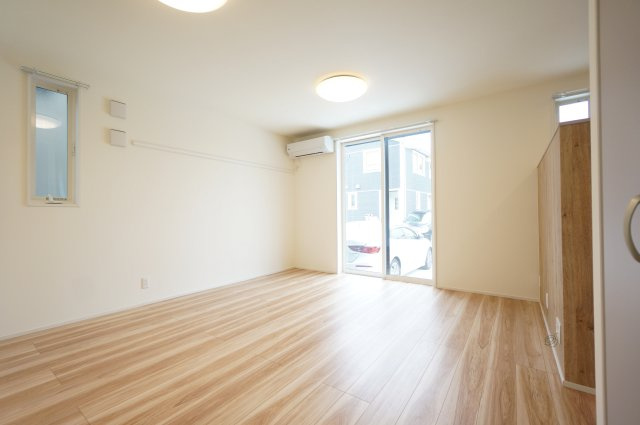 フォレストガーデン稲毛の居間・リビング|オンライン対能応可！