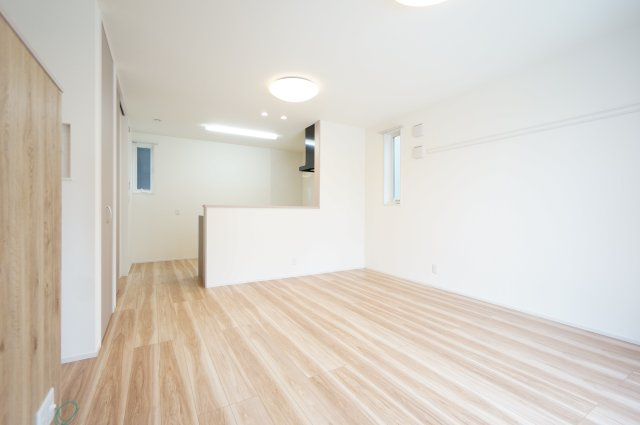 フォレストガーデン稲毛の居間・リビング|初期費用ご相談ください！