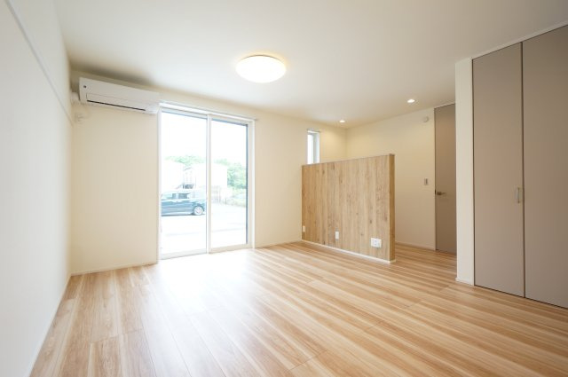 フォレストガーデン稲毛の居間・リビング|当日の見学大歓迎！