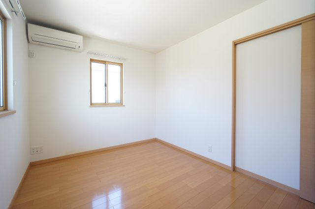 磯辺三丁目戸建の洋室|ご見学・ご契約時の送迎可能！