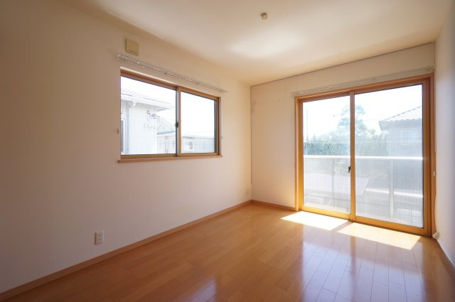 磯辺三丁目戸建の洋室|詳細、ご不明点等、お気軽にご連絡ください！