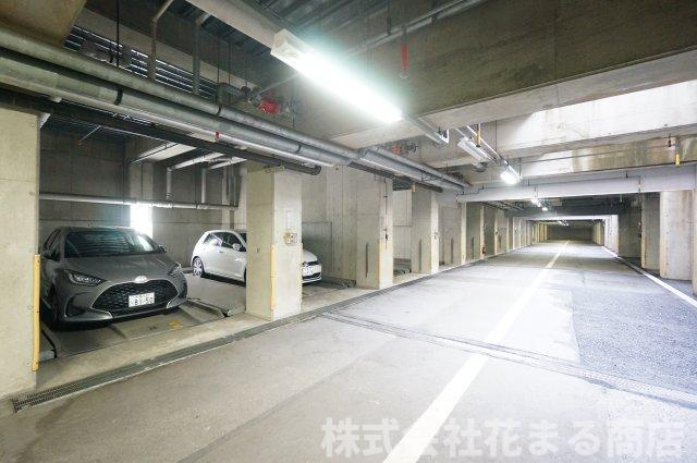 パティオス8番街の駐車場|物件、駅でお待ち合わせでのご案内歓迎！