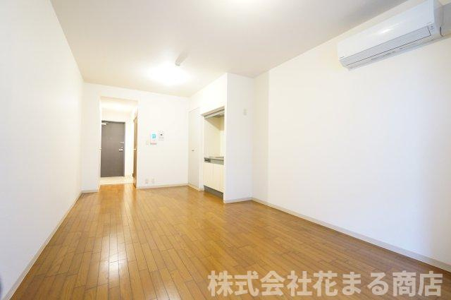 パティオス8番街の居間・リビング|物件、駅でお待ち合わせでのご案内歓迎！