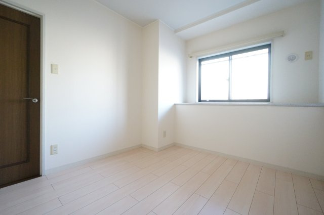 ロイヤルコーポ椿森の洋室|諸条件、交渉などお任せ下さい！