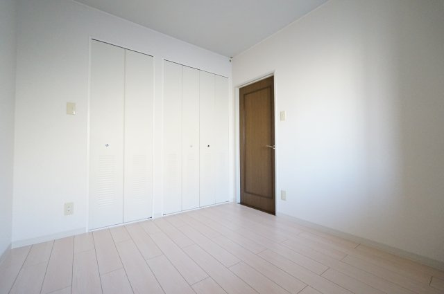 ロイヤルコーポ椿森の洋室|お部屋探しは花まる商店にお任せ下さい！
※すべて同タイプのお写真です