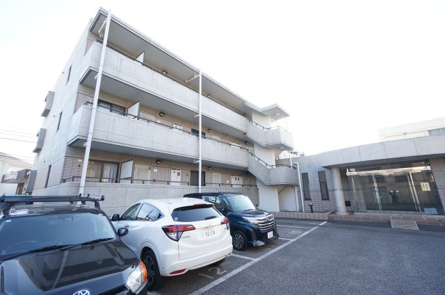 ロイヤルコーポ椿森の外観|お問い合わせは花まる商店まで！