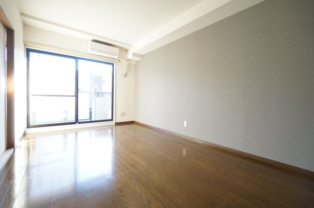 ロイヤルコーポ椿森の居間・リビング|当日の見学大歓迎！
※すべて同タイプのお写真です