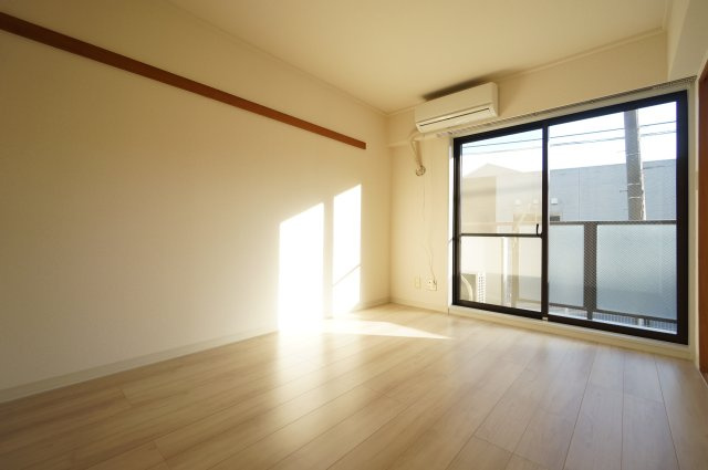 ロイヤルコーポ椿森の洋室|詳細、ご不明点等、お気軽にご連絡ください！