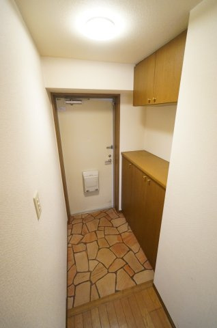 ファインビュー千葉の玄関|ご見学・ご契約時の送迎可能！