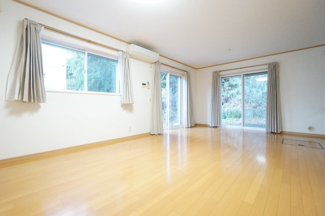 千葉市稲毛区園生町の居間・リビング|ご見学・ご契約時の送迎可能！