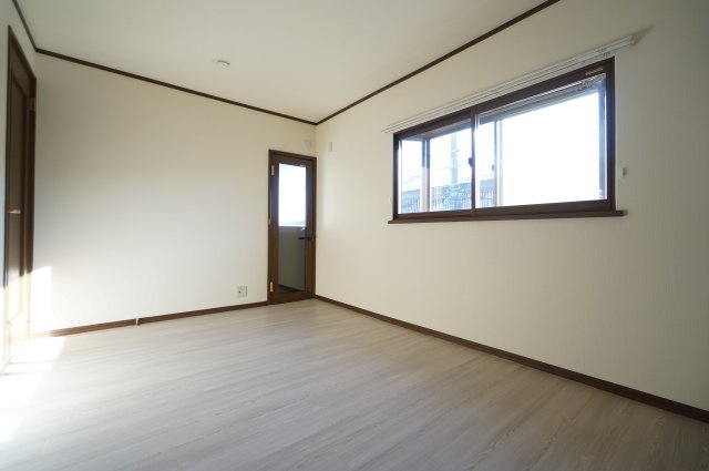 リブレス三角町の洋室|お問合せは花まる商店まで！