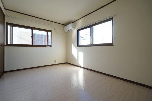 リブレス三角町の洋室|水曜日、営業時間外もご相談ください！