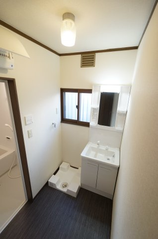 リブレス三角町の洗面所|オンライン対能応可！