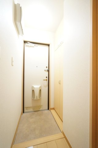 ルチェロ・ビアンコの玄関|ご見学・ご契約時の送迎可能！