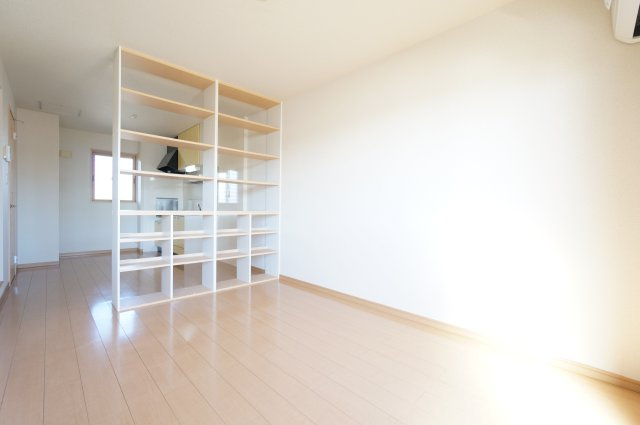 ルチェロ・ビアンコの居間・リビング|お電話でのご予約がスムーズです！