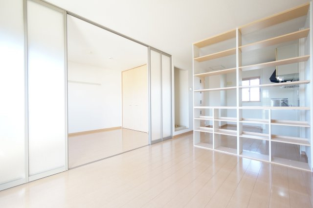 ルチェロ・ビアンコの居間・リビング|当日の見学大歓迎！