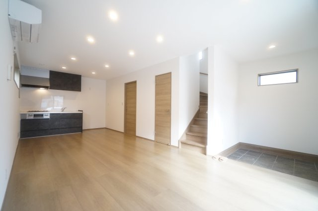 宮崎町戸建の居間・リビング|お電話でのご予約がスムーズです！