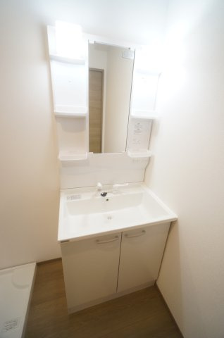 宮崎町戸建の洗面所|オンライン対能応可！