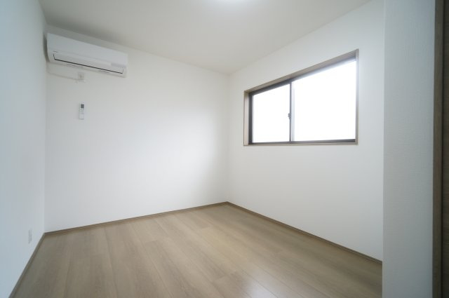 宮崎町戸建の洋室|詳細、ご不明点等、お気軽にご連絡ください！