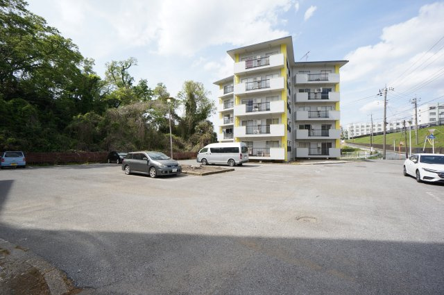 スカイレジデンス1号棟の駐車場|詳細、ご不明点等、お気軽にご連絡ください！