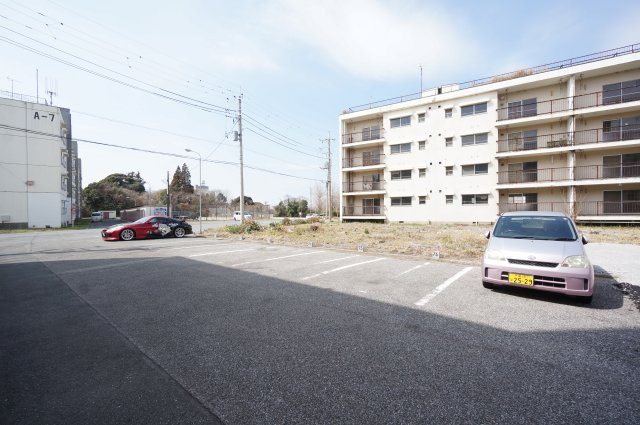 レインボーハウス勾当水4号棟の駐車場|お電話でのご予約がスムーズです！