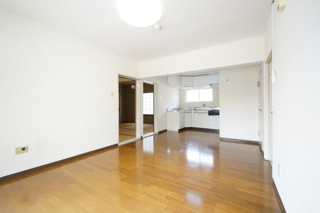 レインボーハウス勾当水4号棟の居間・リビング|初期費用ご相談ください！