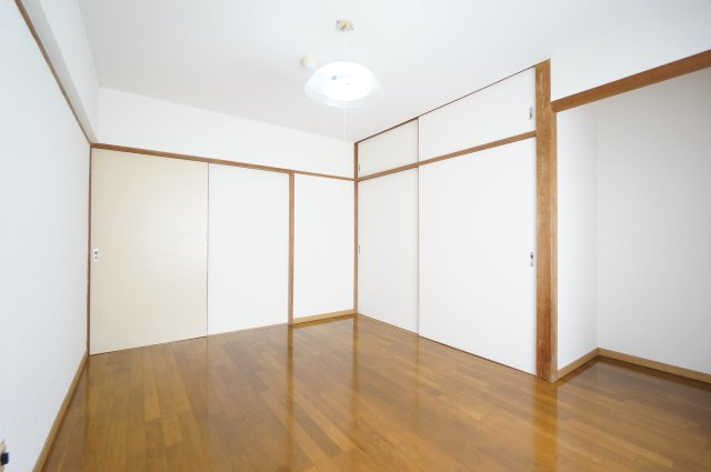 レインボーハウス勾当水4号棟の寝室|諸条件、交渉などお任せ下さい！
※すべて同タイプのお写真です