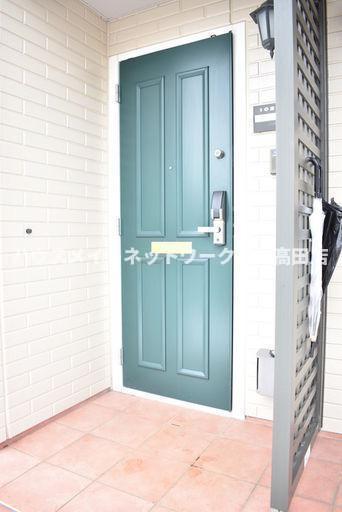 ロイヤルガーデン南城　Ａ棟のエントランス|エントランス