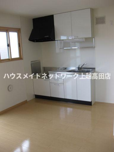 ロイヤルガーデン南城　Ａ棟の居間・リビング|ＬＤＫ