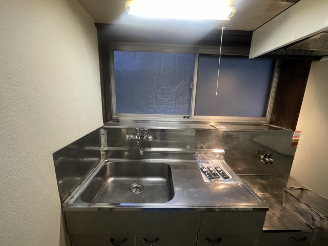 長岡市堀金３丁目のアパートのキッチン