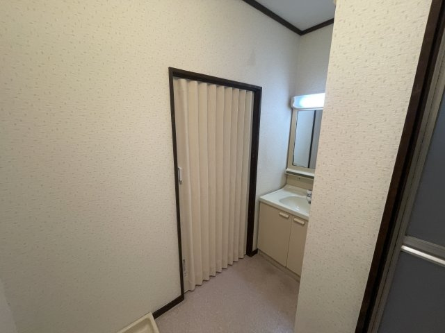 長岡市堀金３丁目のアパートの洗面所