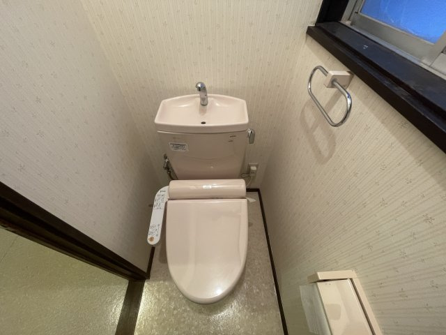 長岡市堀金３丁目のアパートのトイレ