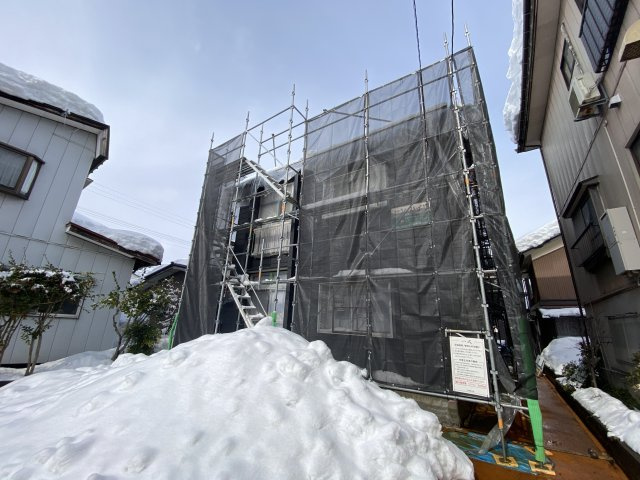 長岡市堀金３丁目のアパートの外観