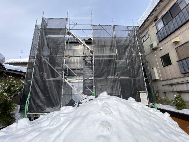 長岡市堀金３丁目のアパートの外観