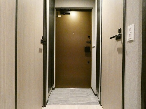 ライオンズミレス蔵前の玄関|内装工事前写真