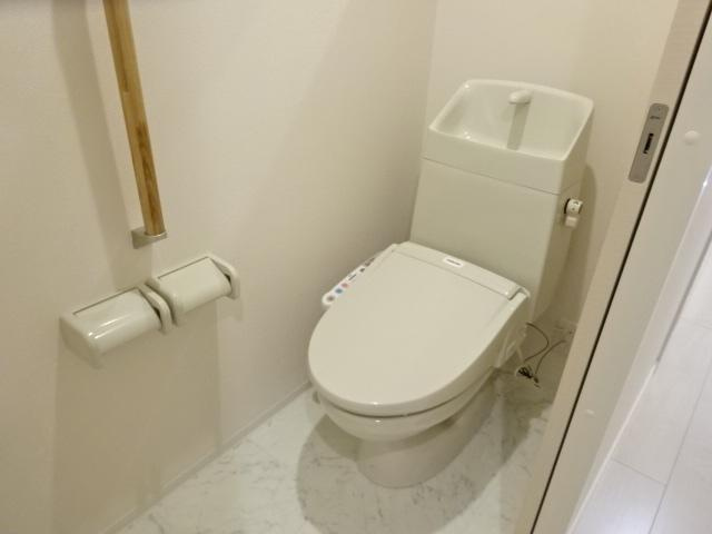 レジデンスアイリス医大南のトイレ|シャワー付トイレ（イメージ）