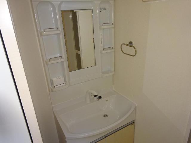 ワタリ　グランディAの洗面所|洗髪洗面化粧台