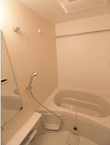 ラクレイス横濱関内の浴室