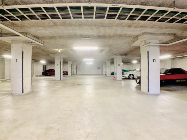 グランマルジュ市ヶ谷の駐車場