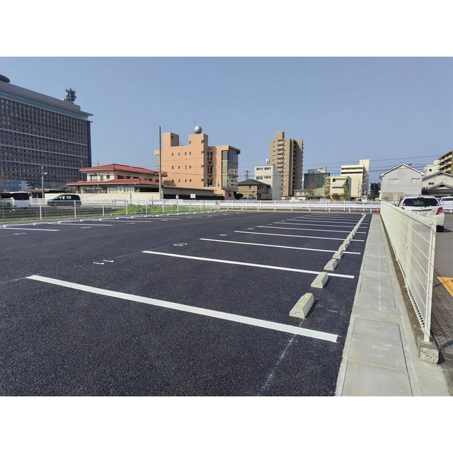 岐阜市薮田南１丁目の駐車場の駐車場