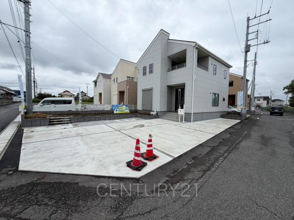 伊勢崎市東小保方町第2 7号棟の居間・リビング