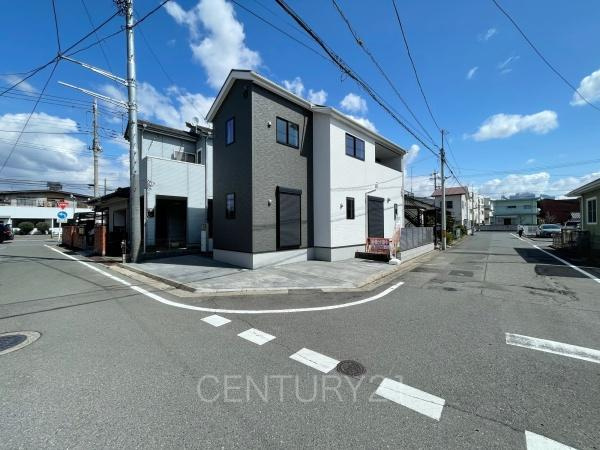 前橋市六供町25期1期の前面道路含む現地写真|日当たり良好です。