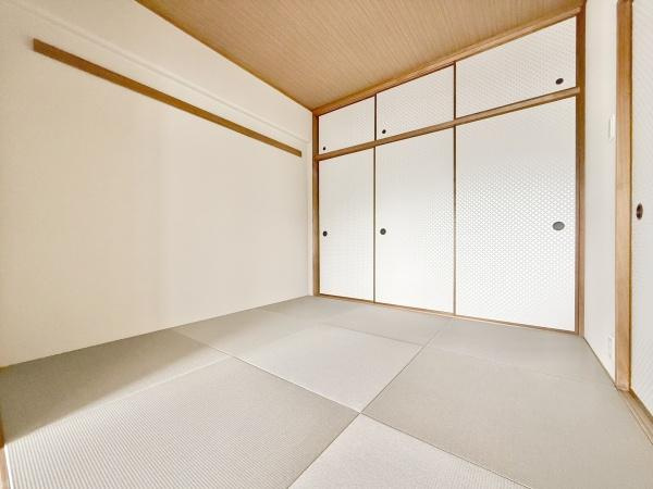 【和室】 | ファミール堺 | 和室は汎用性が高く様々な使い方ができます♪
収納スペース付きでお部屋もスッキリ片付きますね！
