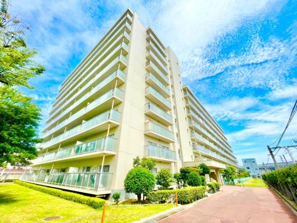 【外観】 | ファミール堺 | 南海本線「七道」駅が徒歩6分。通勤にも外出にもアクセス良好。家族でおでかけすることも増えそうですね♪